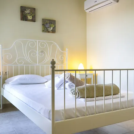 Apartment Isalos *